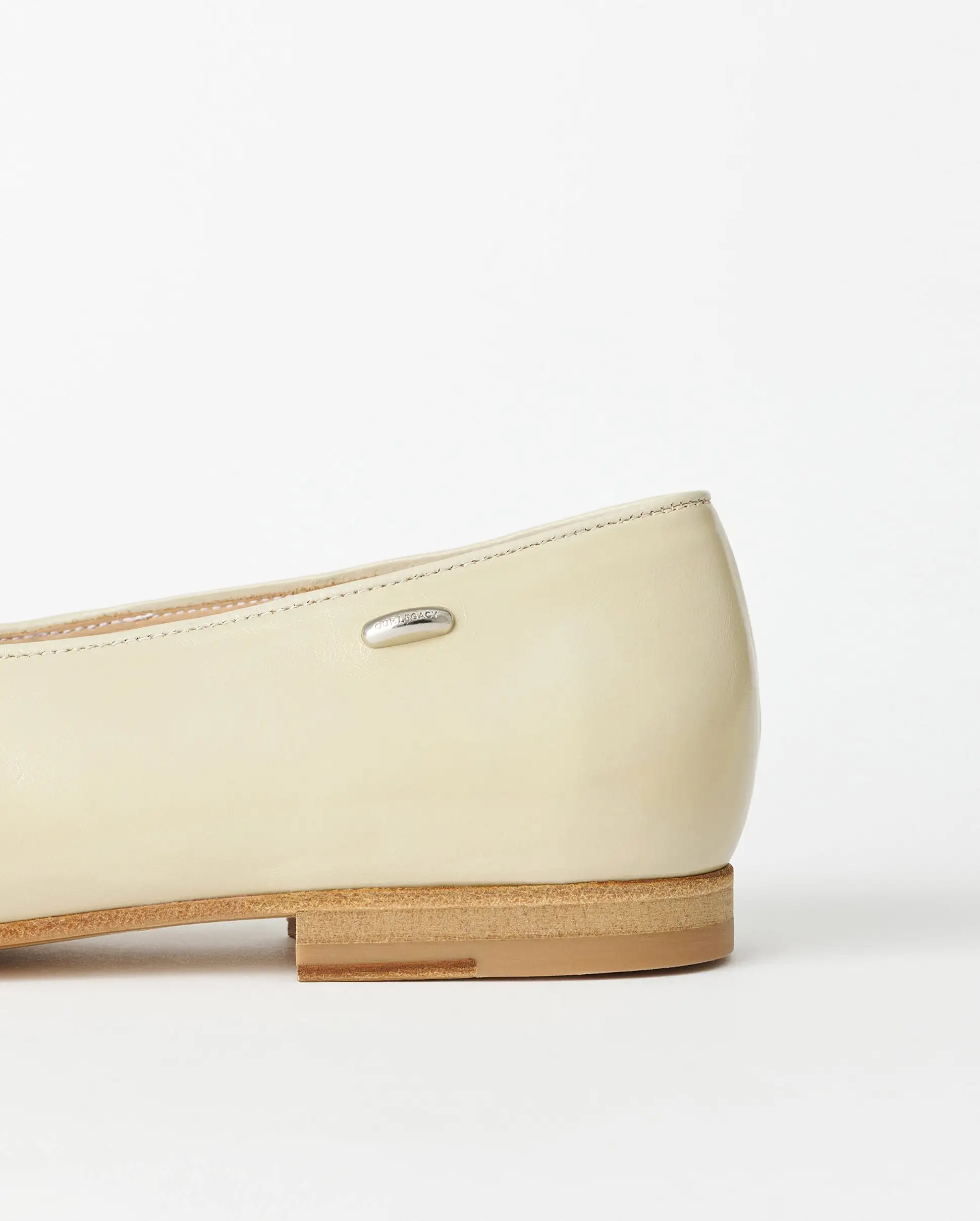 CEREMONIAL SLIP ON / DUSTY WHITE LEATHER